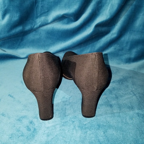 Yves Saint Laurent Shoes and Bag - Picture 4 of 8